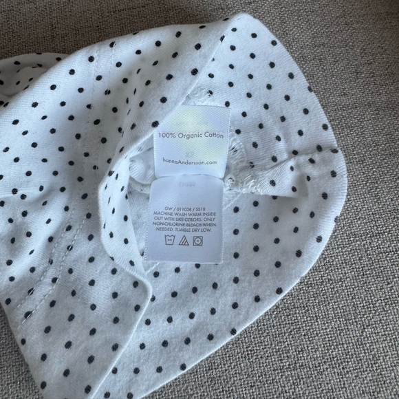🛑 FINAL SALE! Hanna Andersson Organic top knot baby hat - Picture 5 of 6